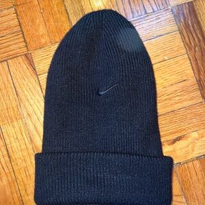 Nike Black peak Beanie